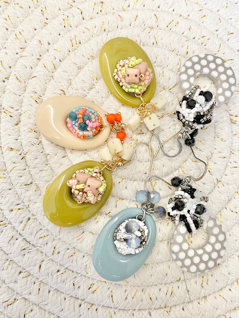 Hand beaded earrings - oval -