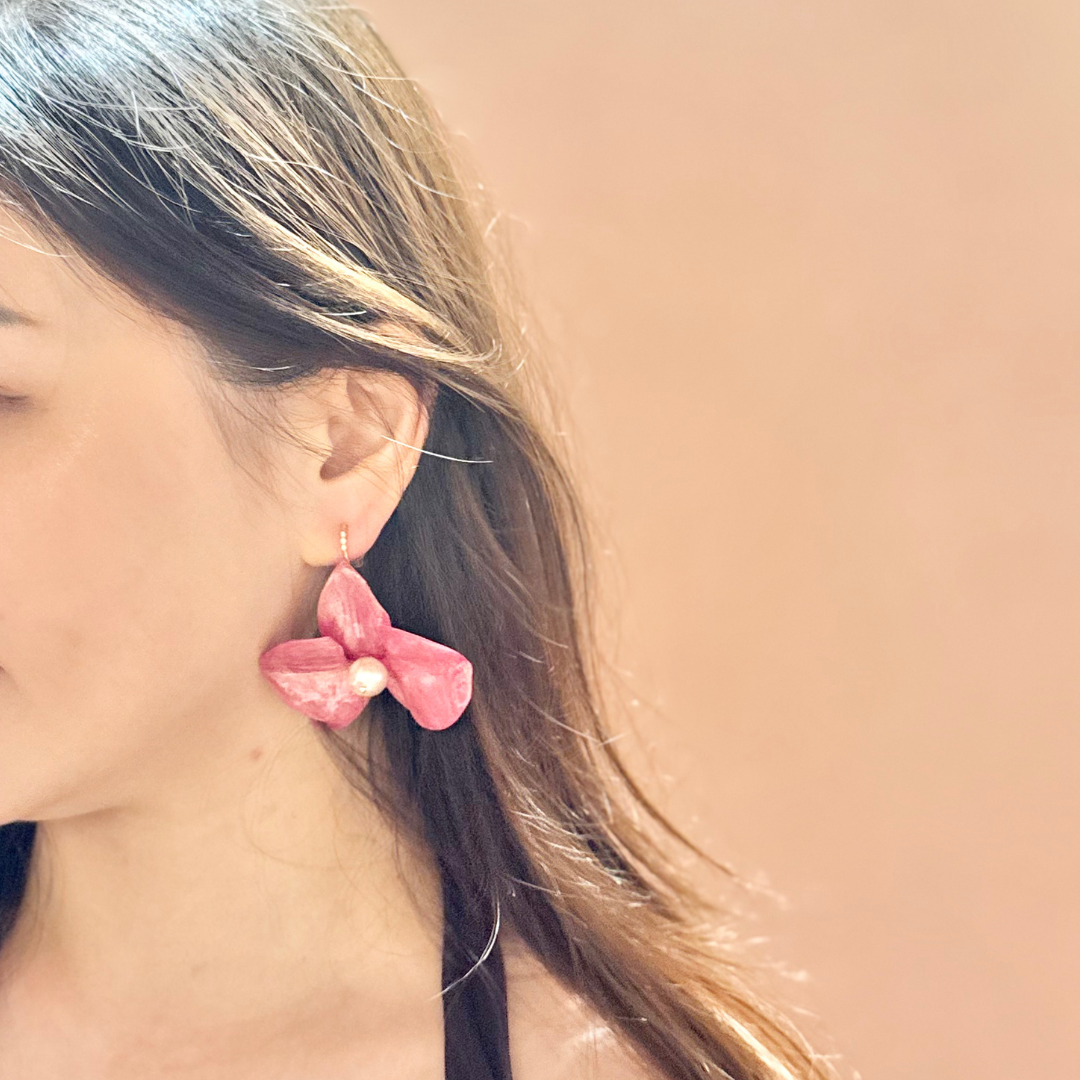 エターナル・オーキッド・ピアス 胡蝶蘭 -パウダーベルベットピンク-