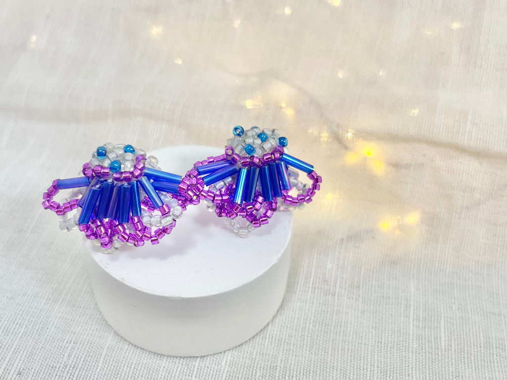 Hand beaded earrings - daisy -