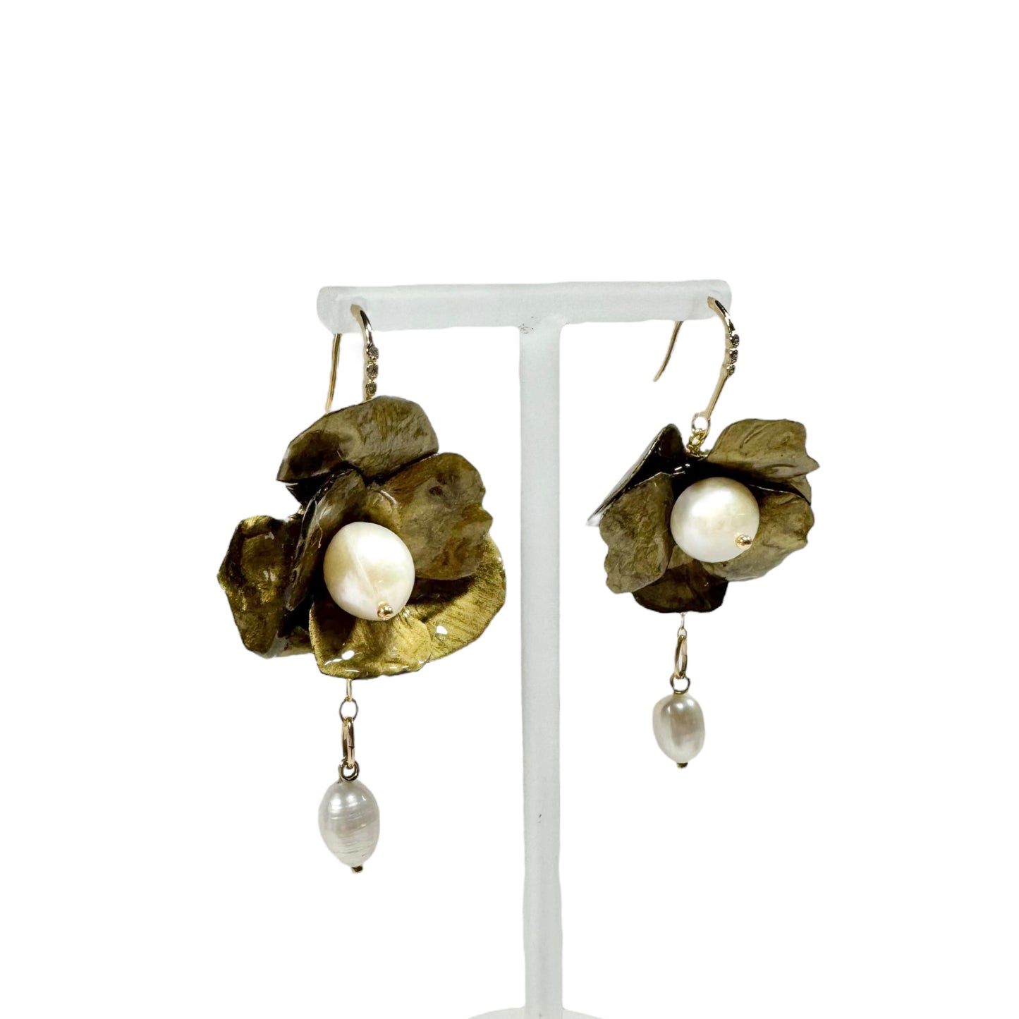 Anemone Collection earrings handcrafted from upcycled plastic, inspired by Japanese vintage gold anemones. Lightweight, nature-inspired statement jewelry for eco-conscious fashion lovers.