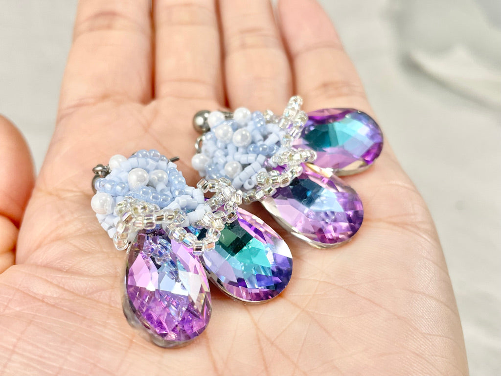 Hand beaded earrings - lace -