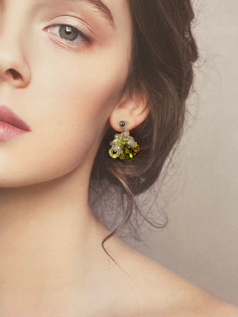 Hand beaded earrings - spring field -