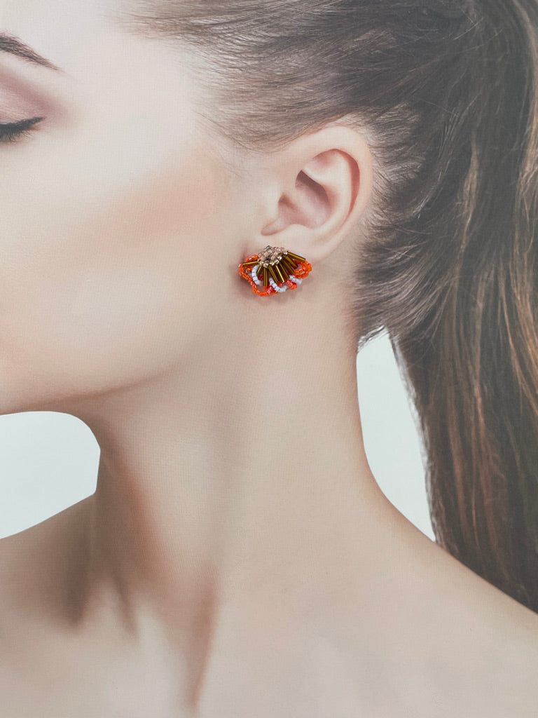 Hand beaded earrings - daisy -