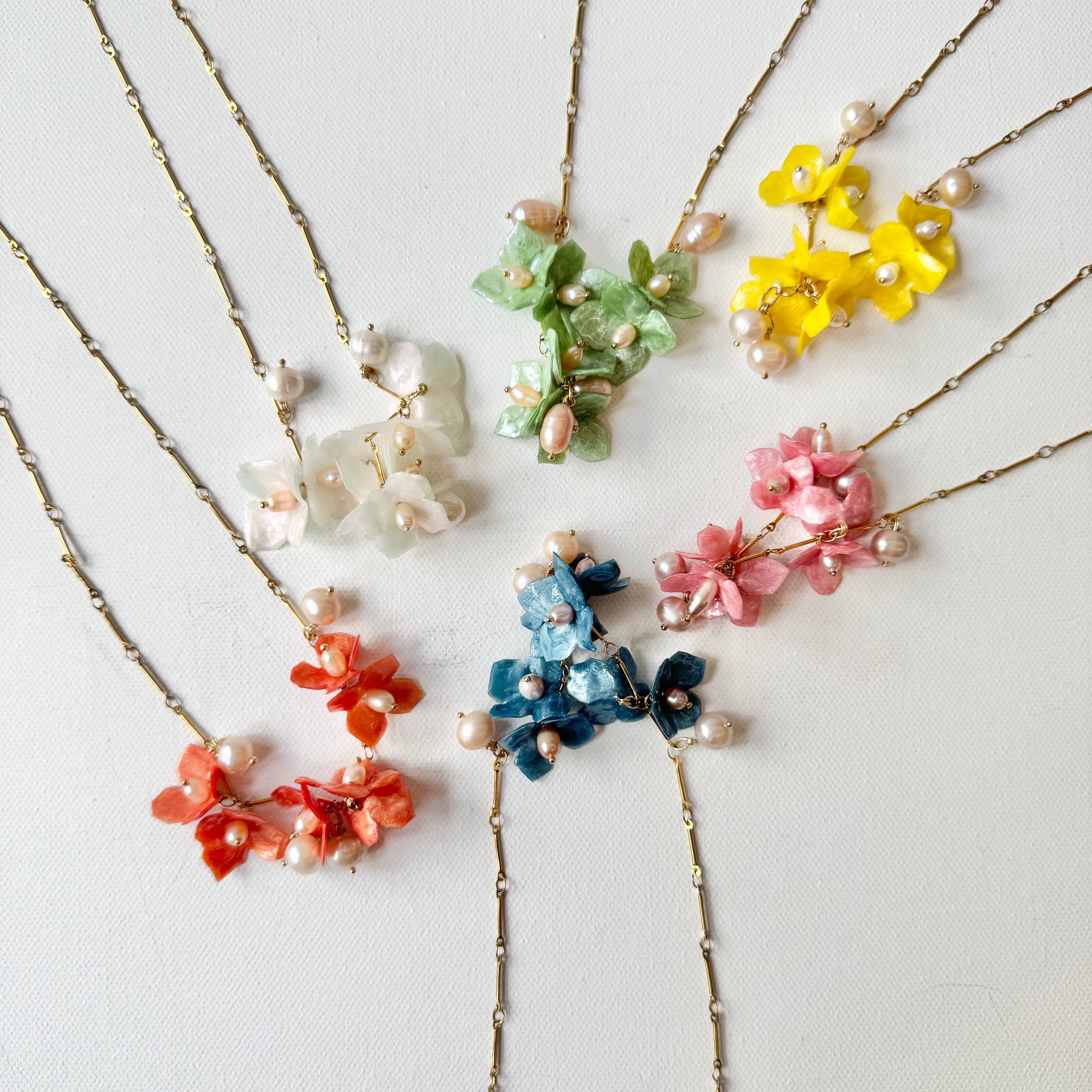 Lilac Fantasy Necklace - Ivory Dream -