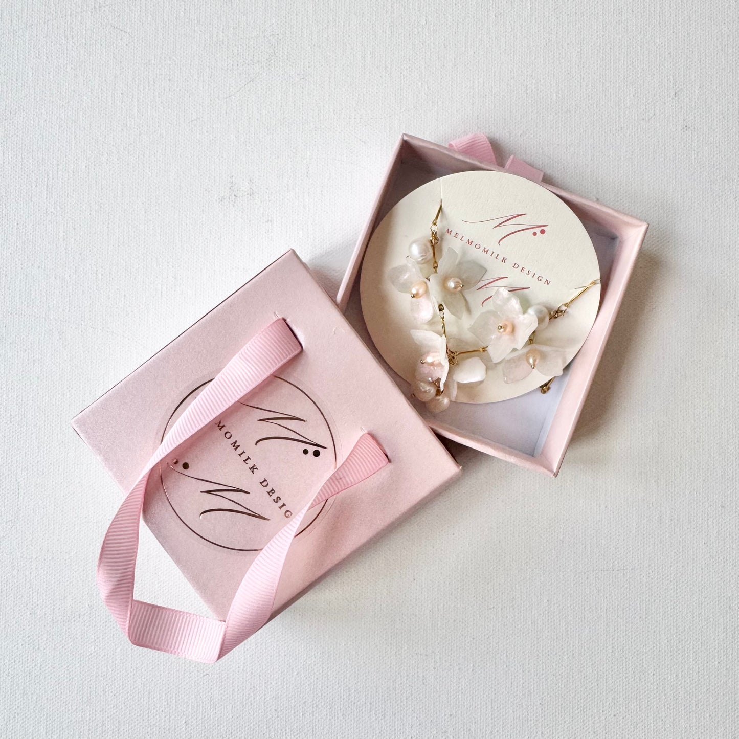 Lilac Fantasy Necklace - Ivory Dream -
