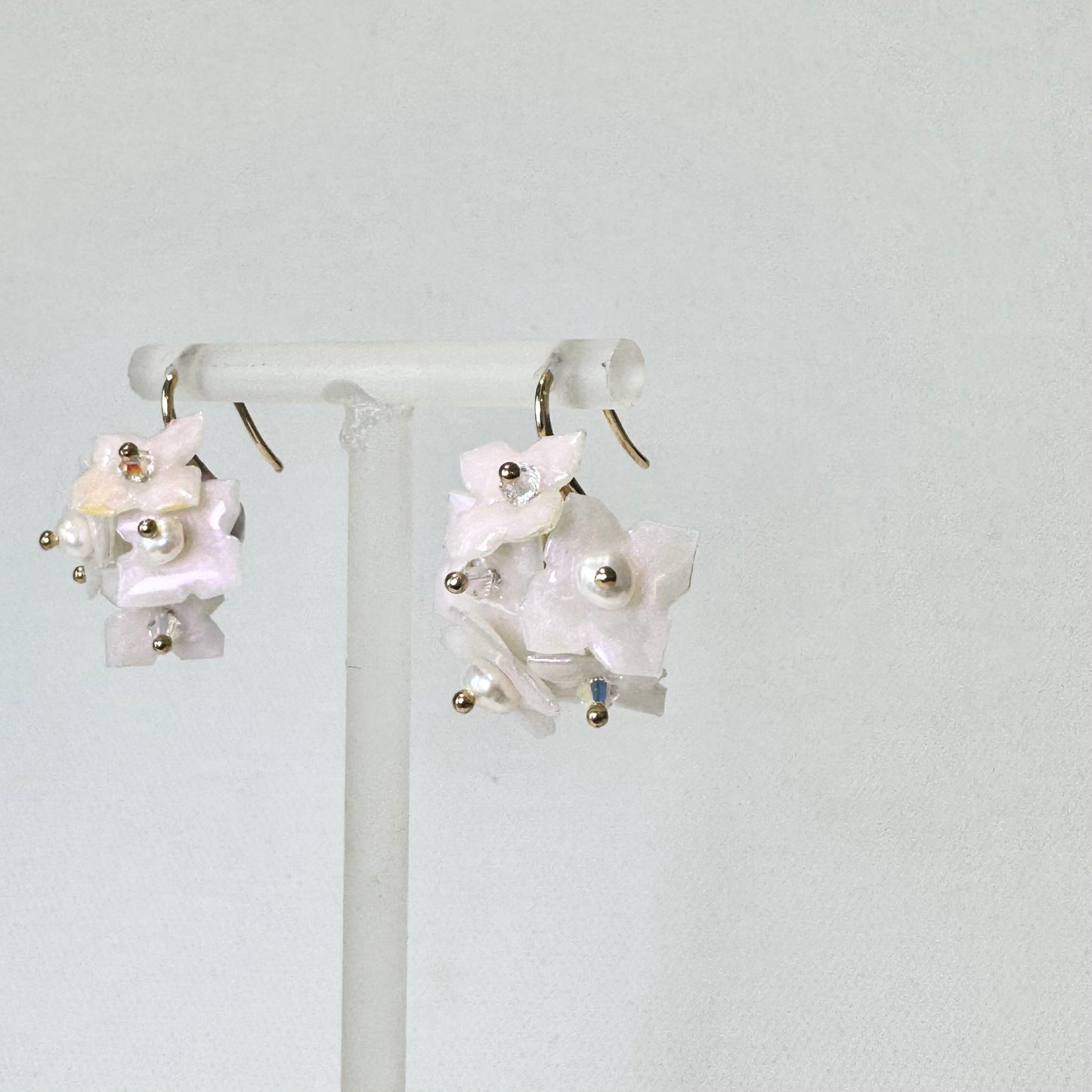 Hydrangea Bloom Earrings - Drizzle White -