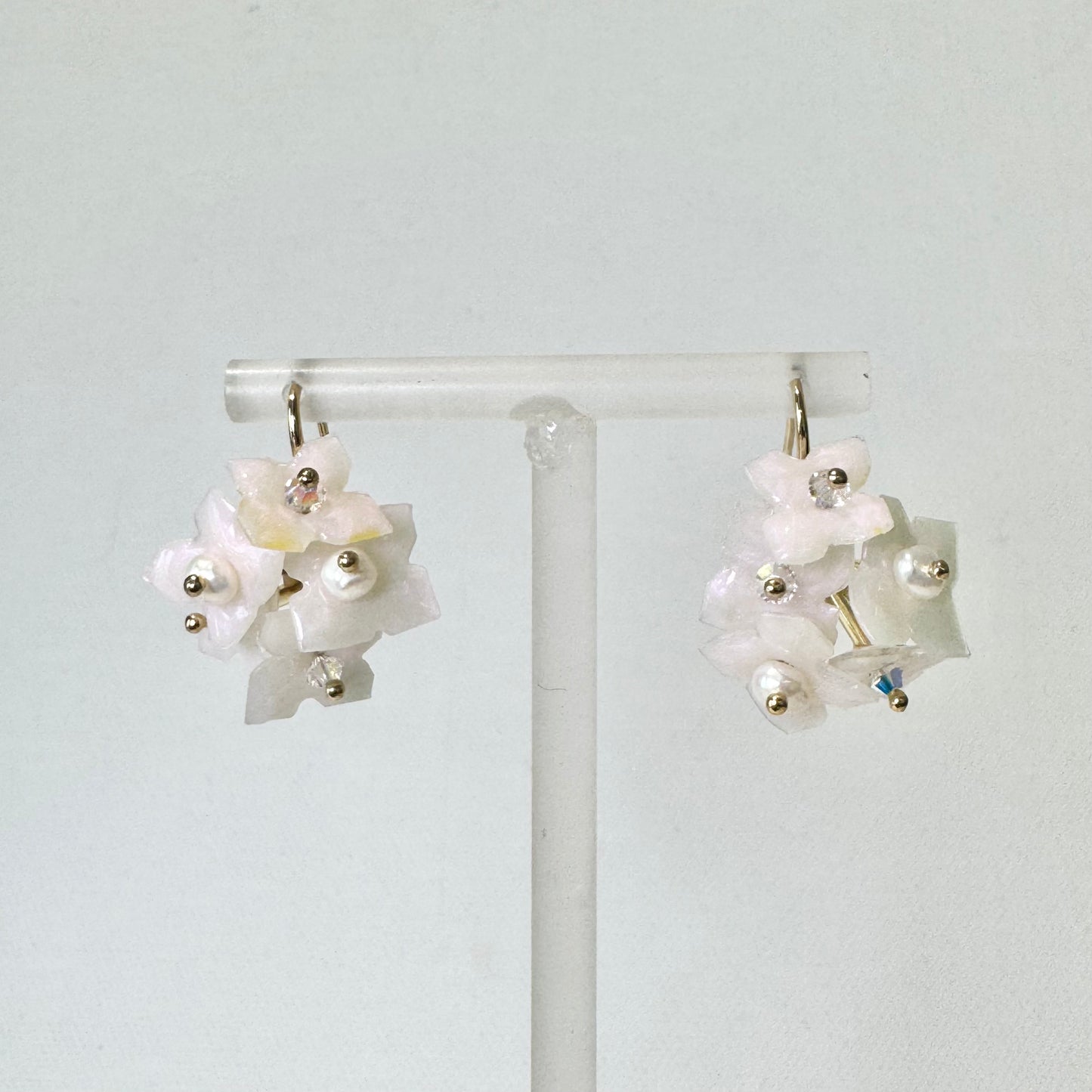 Hydrangea Bloom Earrings - Drizzle White -