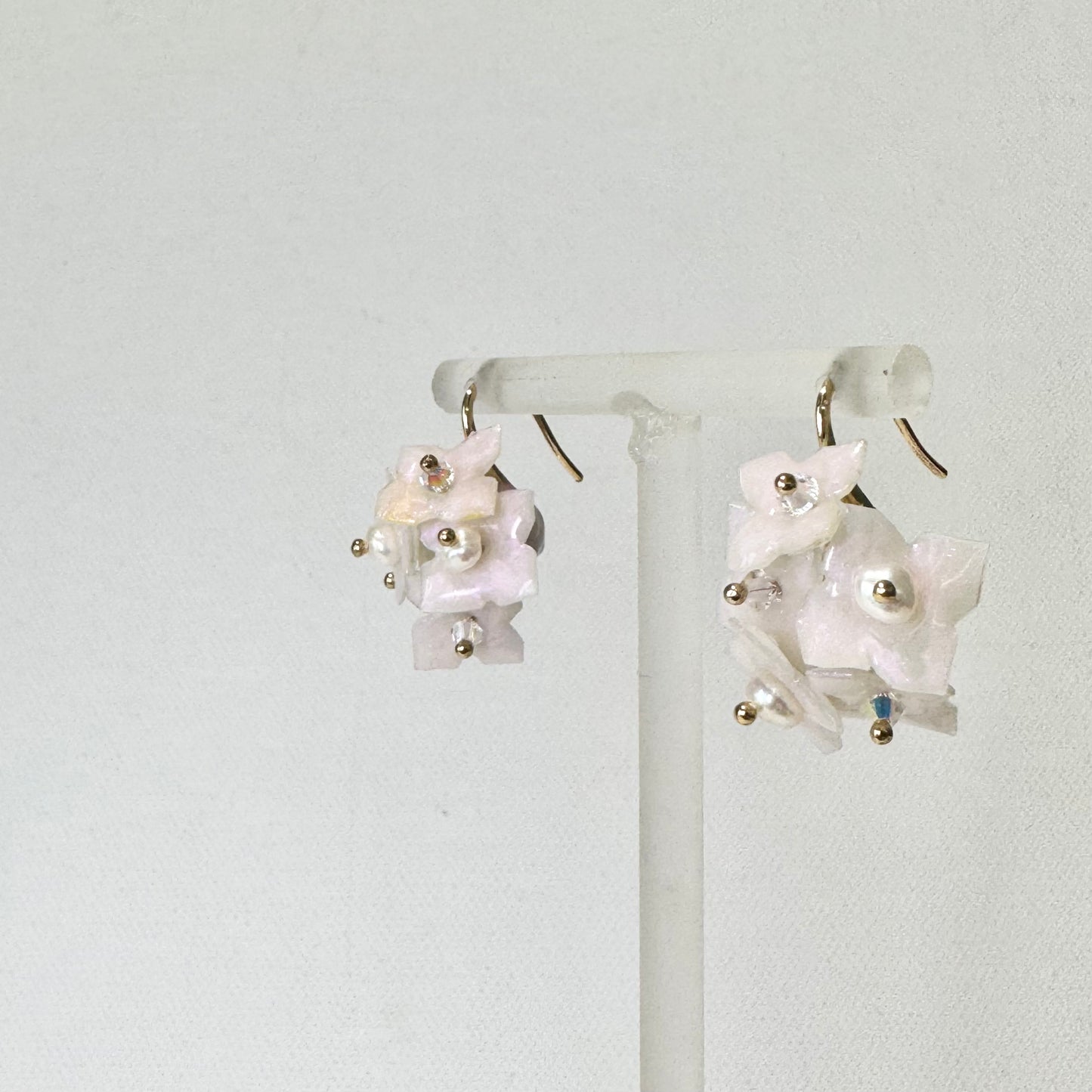 Hydrangea Bloom Earrings - Drizzle White -