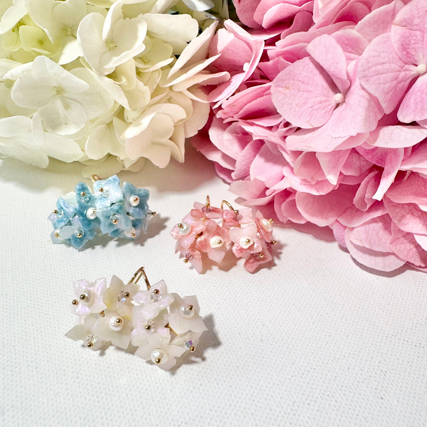 Hydrangea Bloom Earrings - Drizzle White -