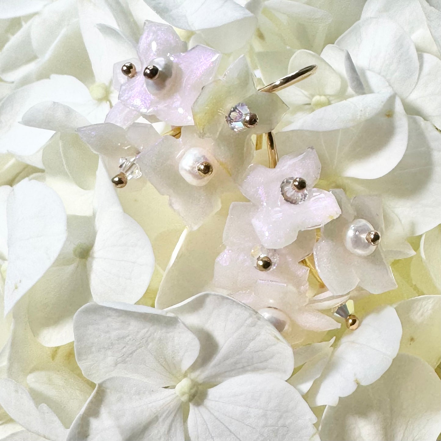 Hydrangea Bloom Earrings - Drizzle White -