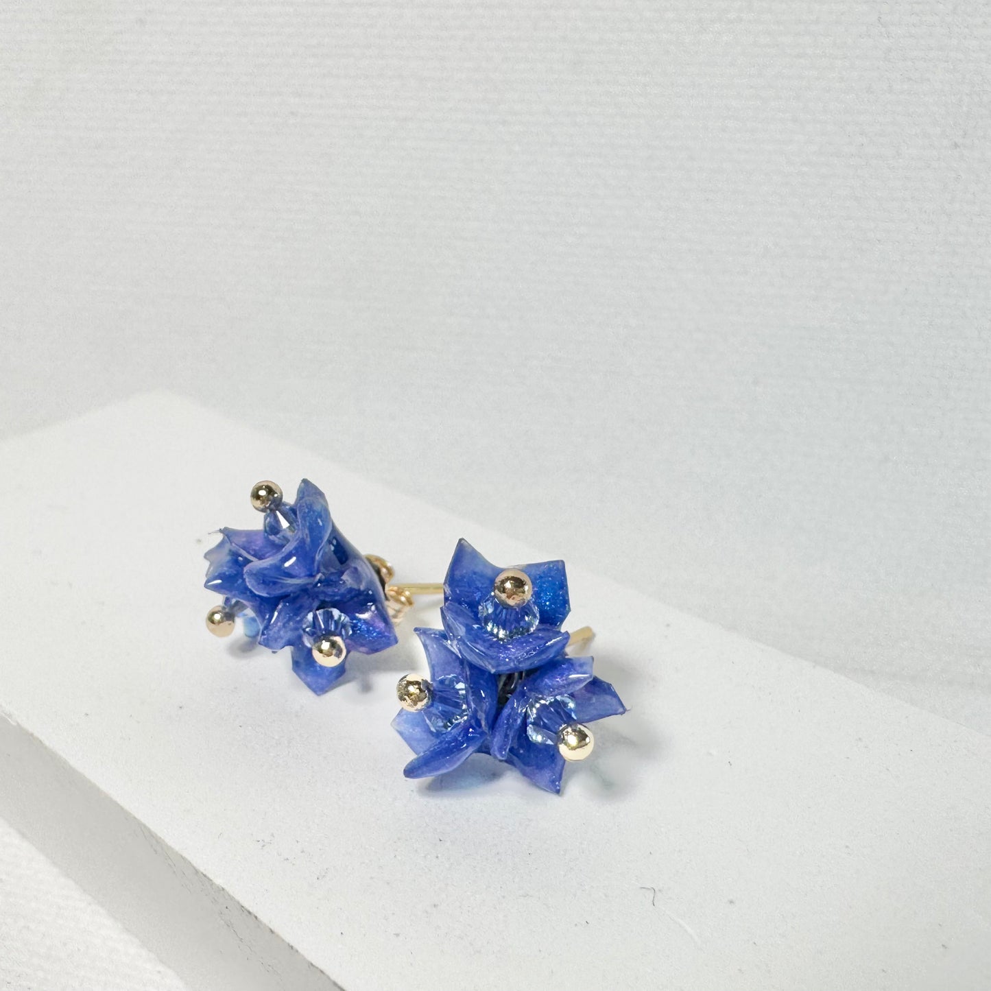 Tiny Pop Earrings - Blue Hawaii -
