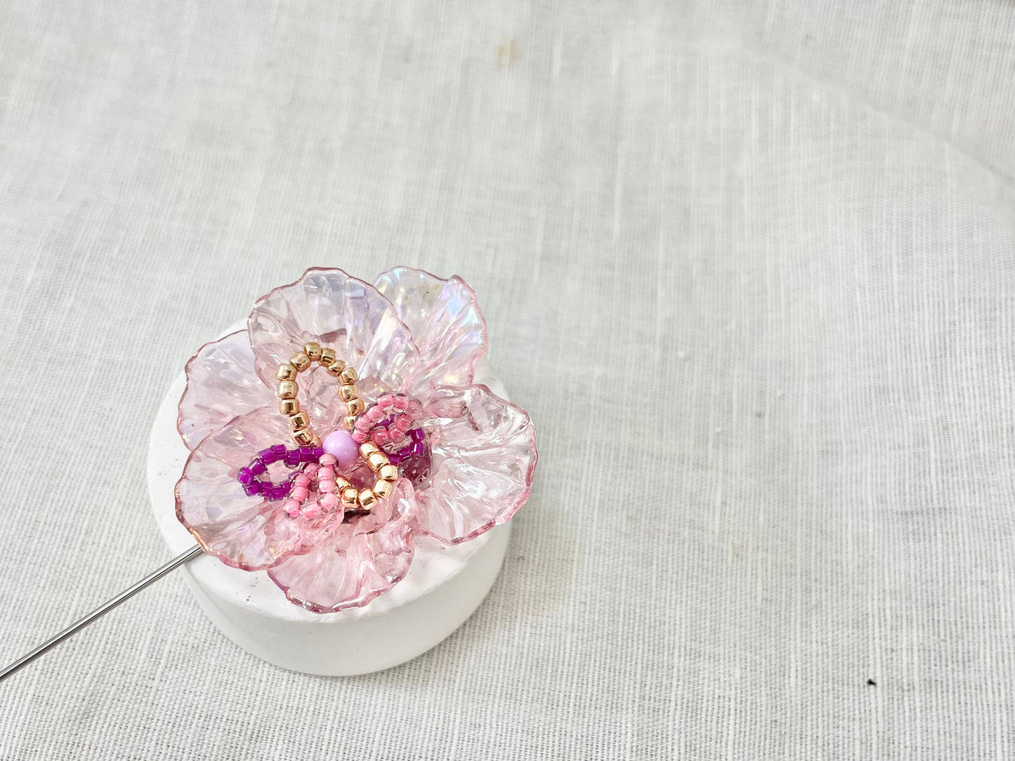 Pin brooch - flower - clear pink