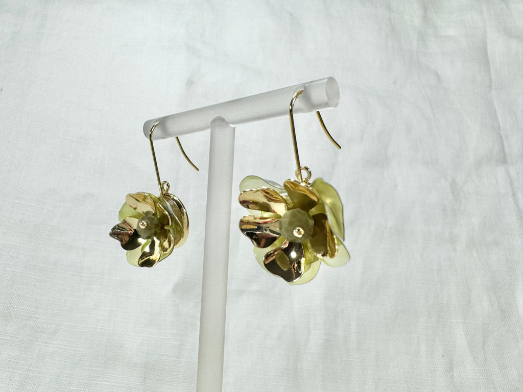 Upcycled earrings - hanging flowers - Gold S