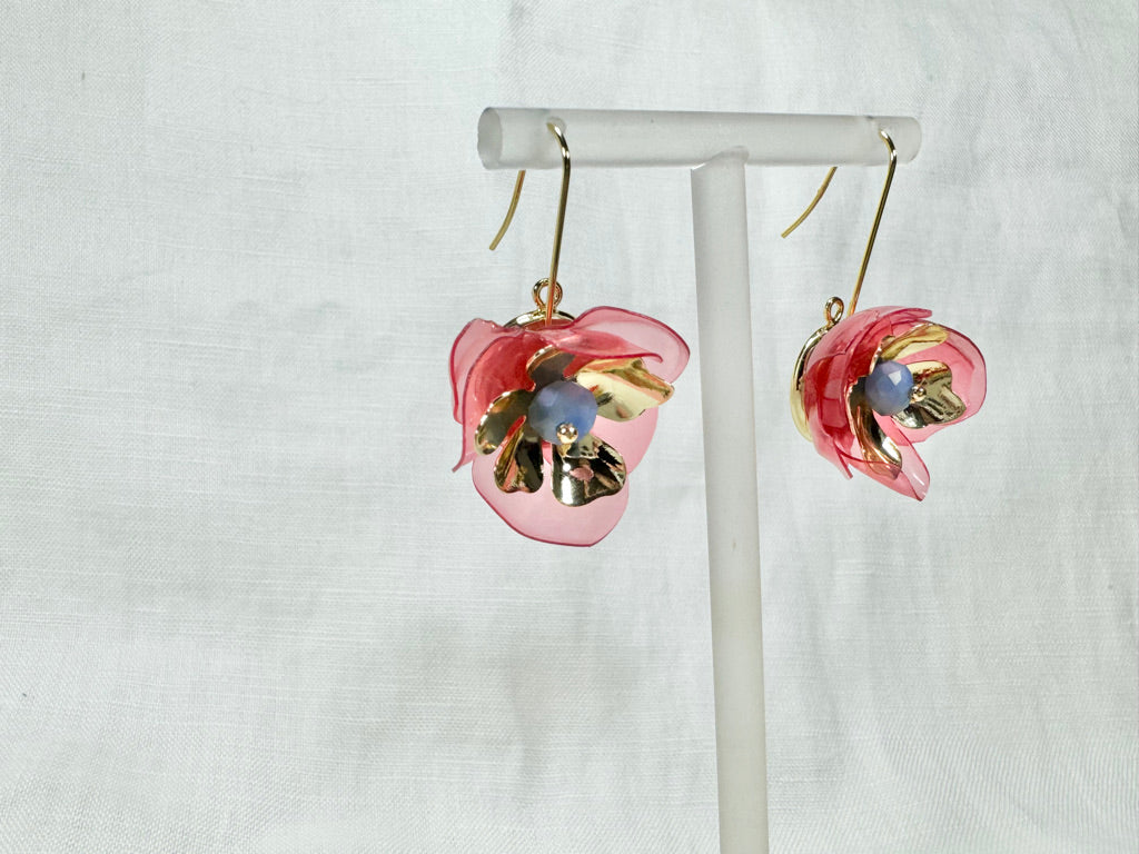 Upcycled earrings - hanging flowers - Pink