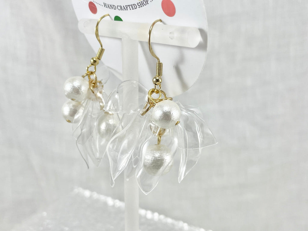 Upcycled earrings - petals - Cotton pearl- 14KGF