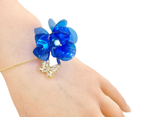 Upcycled bracelet - bell flower -