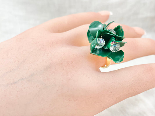 Upcycled ring - deep green flower -