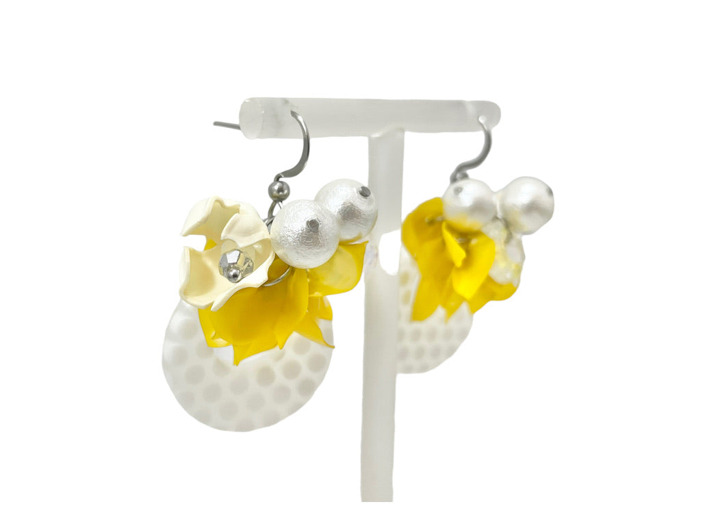 Upcycled earrings - polka dots flowers -
