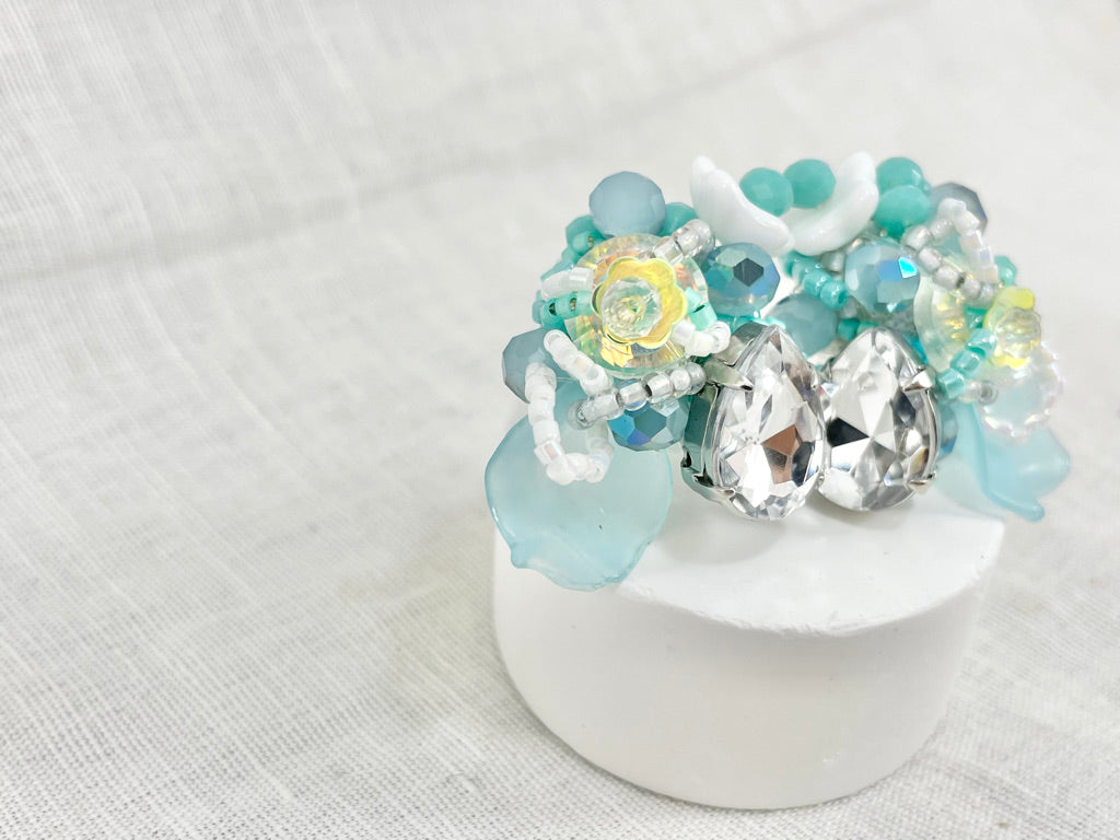 Hand beaded earrings - water flower -