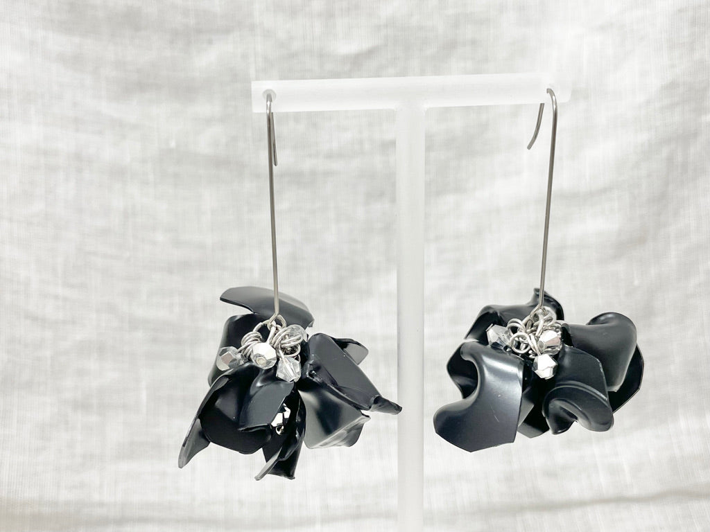 Upcycled earrings - black -