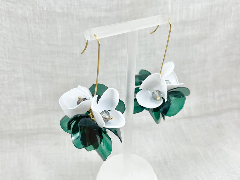 Upcycled earrings - green flower-