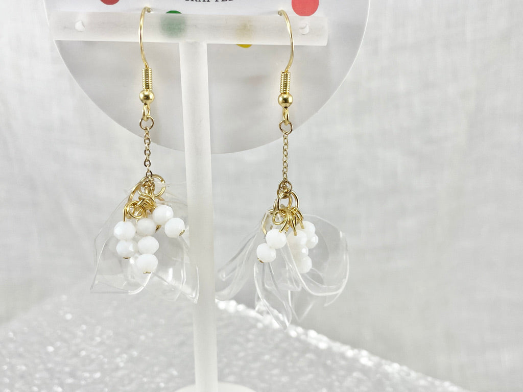 Upcycled earrings - petals chain -White-