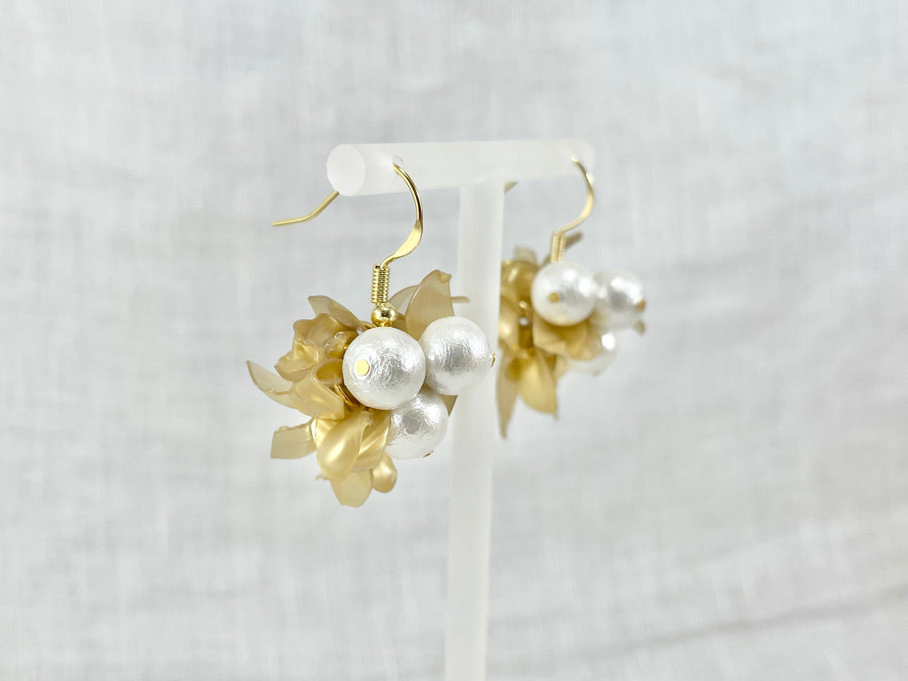 Upcycled earrings - pom pom - cotton pearl - 14KGF