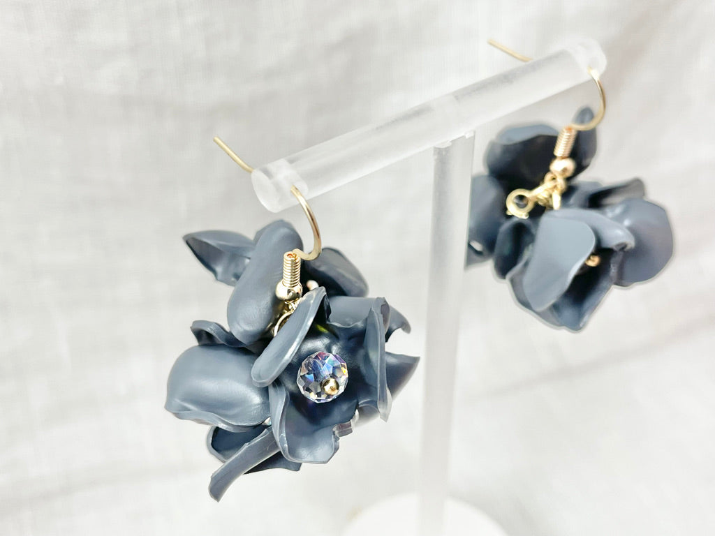 Upcycled earrings - grey bell flowers - 14KGF