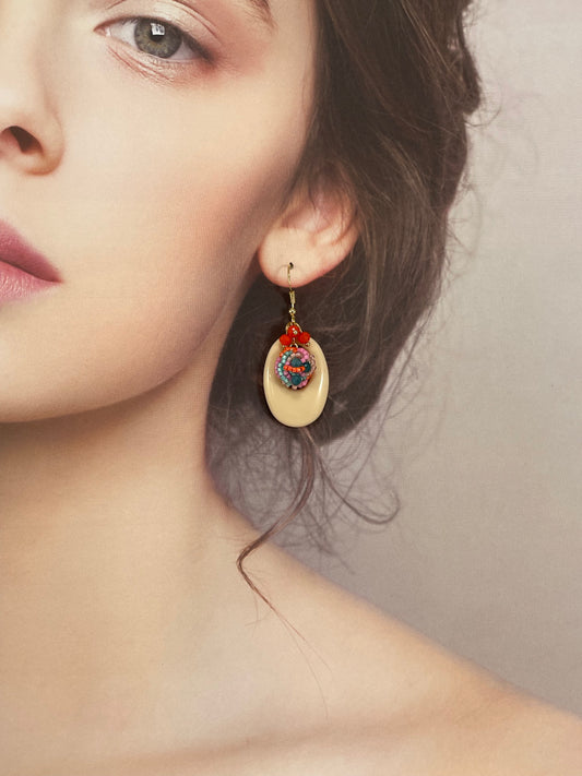 Hand beaded earrings - oval -