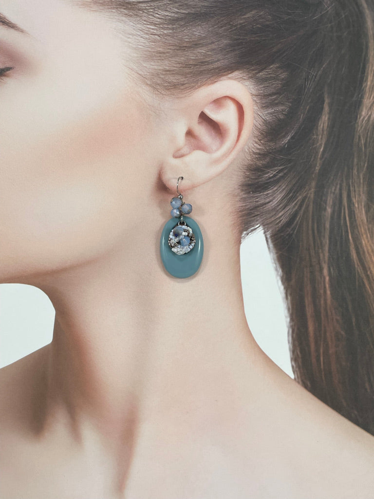 Hand beaded earrings - oval -