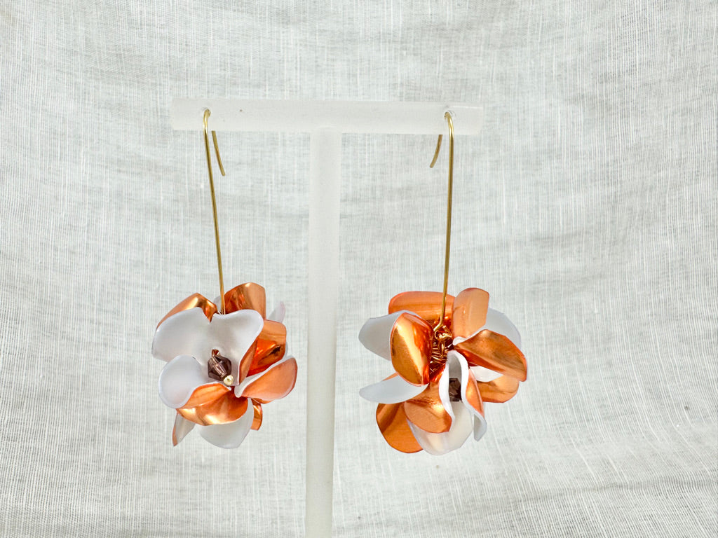 Upcycled earrings - bell flowers caramel -