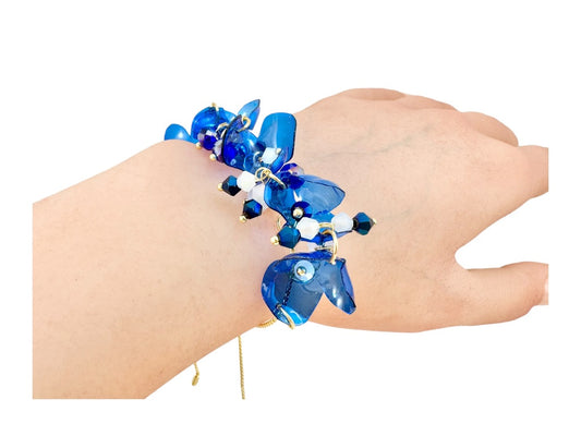 Upcycled bracelet - jingle flowers -