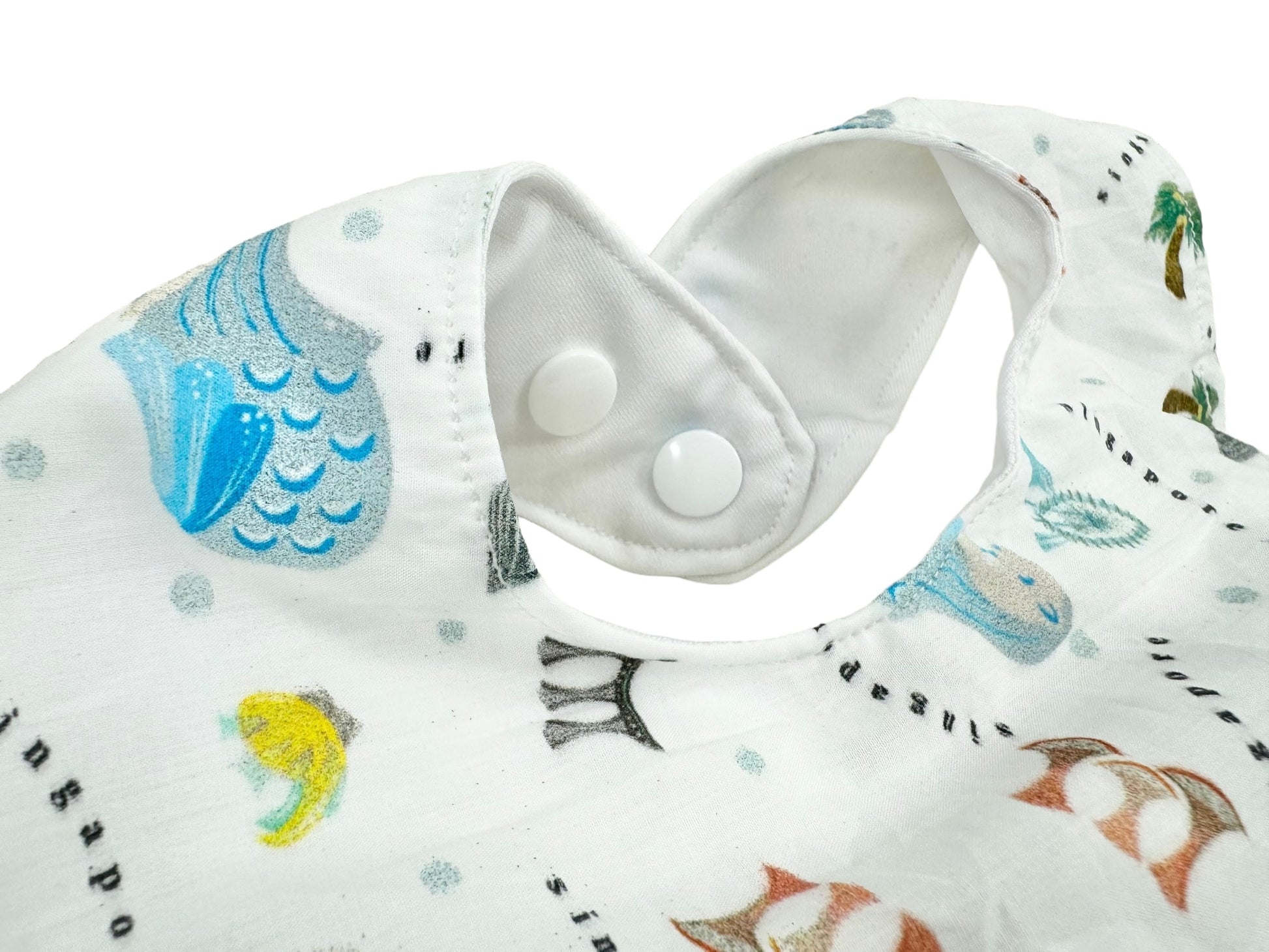 Singapore Pop Merlion baby bib by Melmomilk Design – colorful, soft cotton bib featuring a playful Merlion illustration, perfect for gifting or daily use.　シンガポール・ポップ・マーライオンよだれかけ / スタイ– カラフルで柔らかいコットン素材、かわいいマーライオンのイラスト入り。ギフトやお土産、普段使いにぴったり。