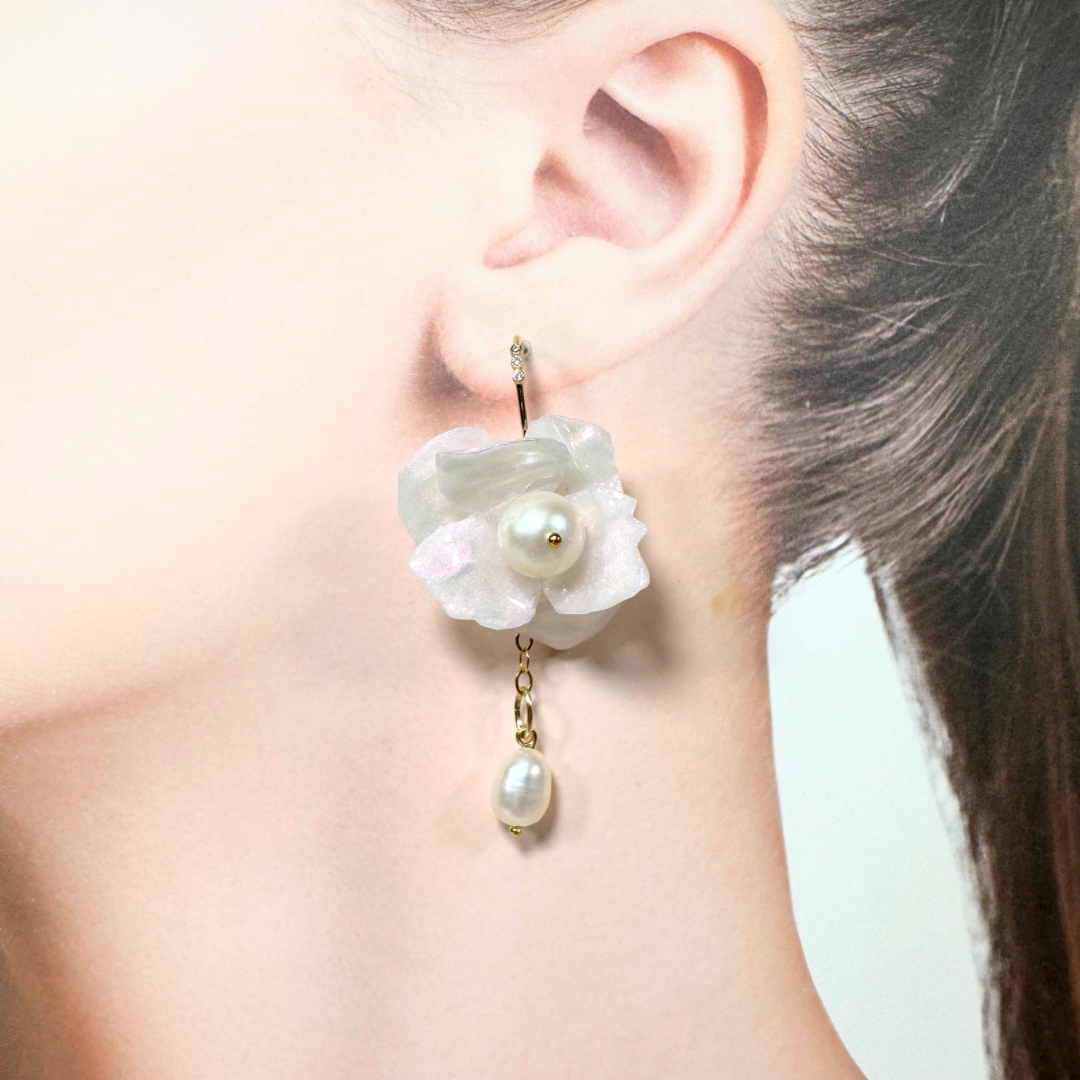 Anemone Snowdrop Earrings - Pearl white