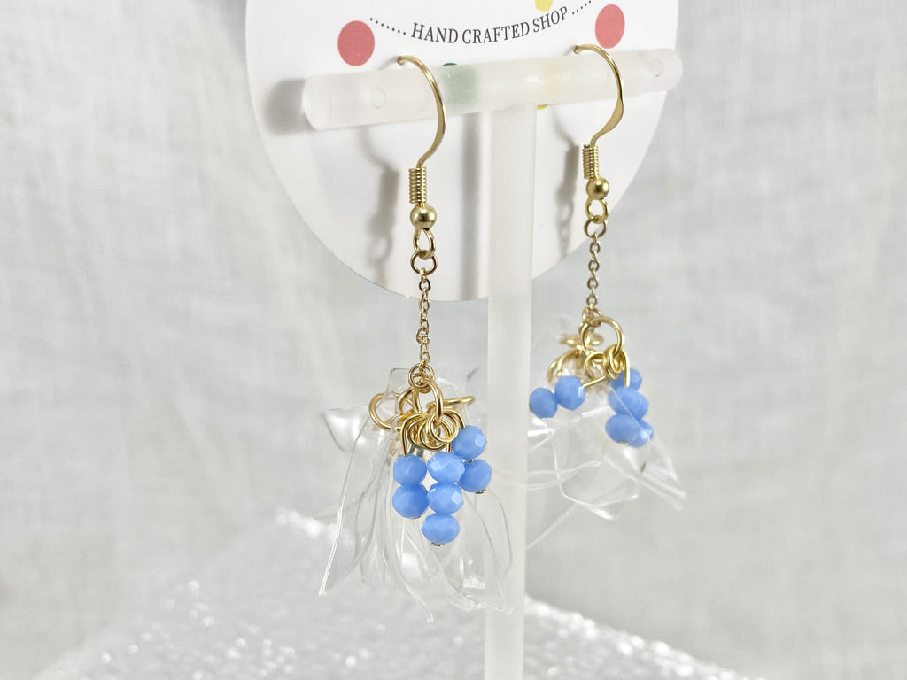Upcycled earrings - petals chain -cream blue-