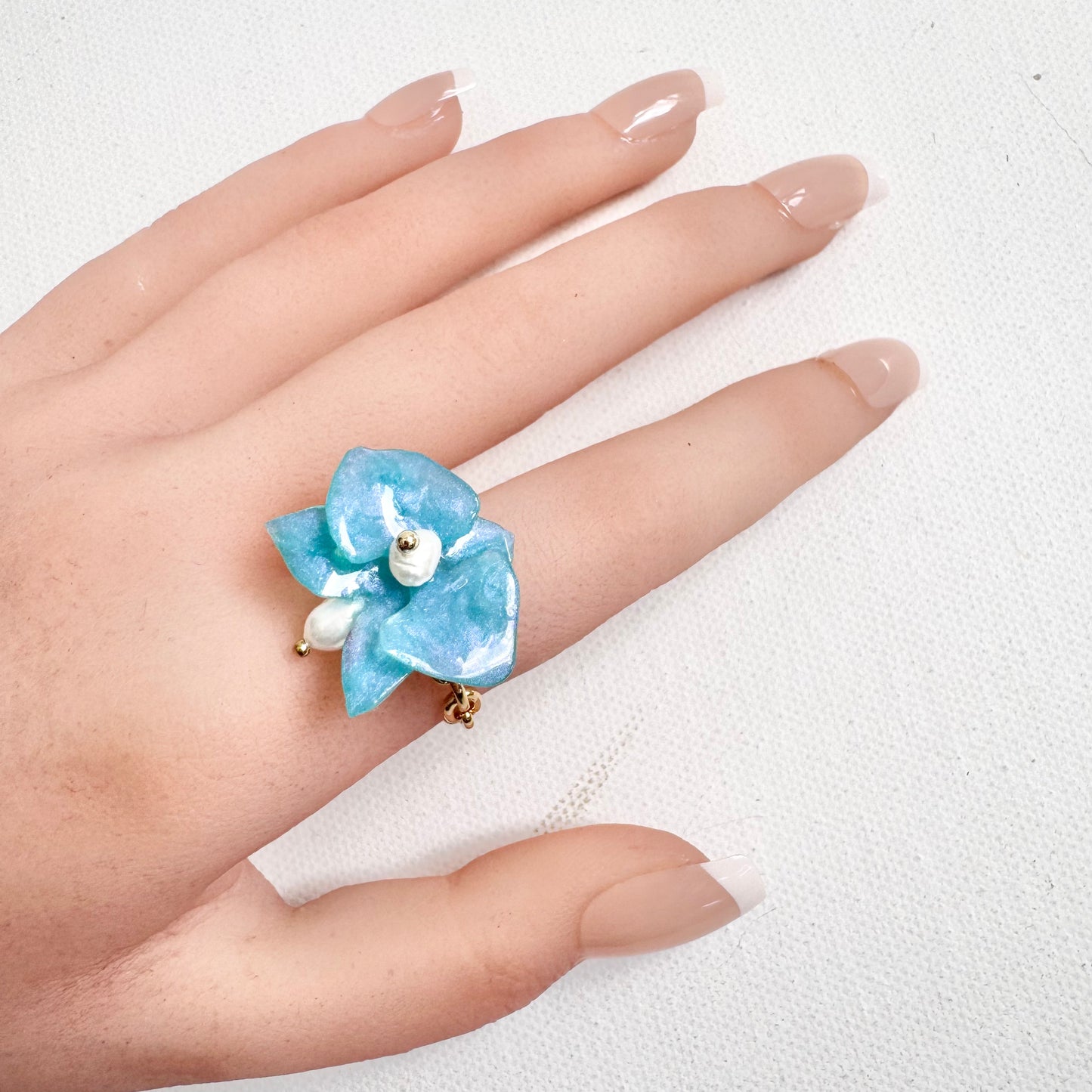 デンティー・オーキッド・リング 小さな胡蝶蘭  -ミルキーオパール-