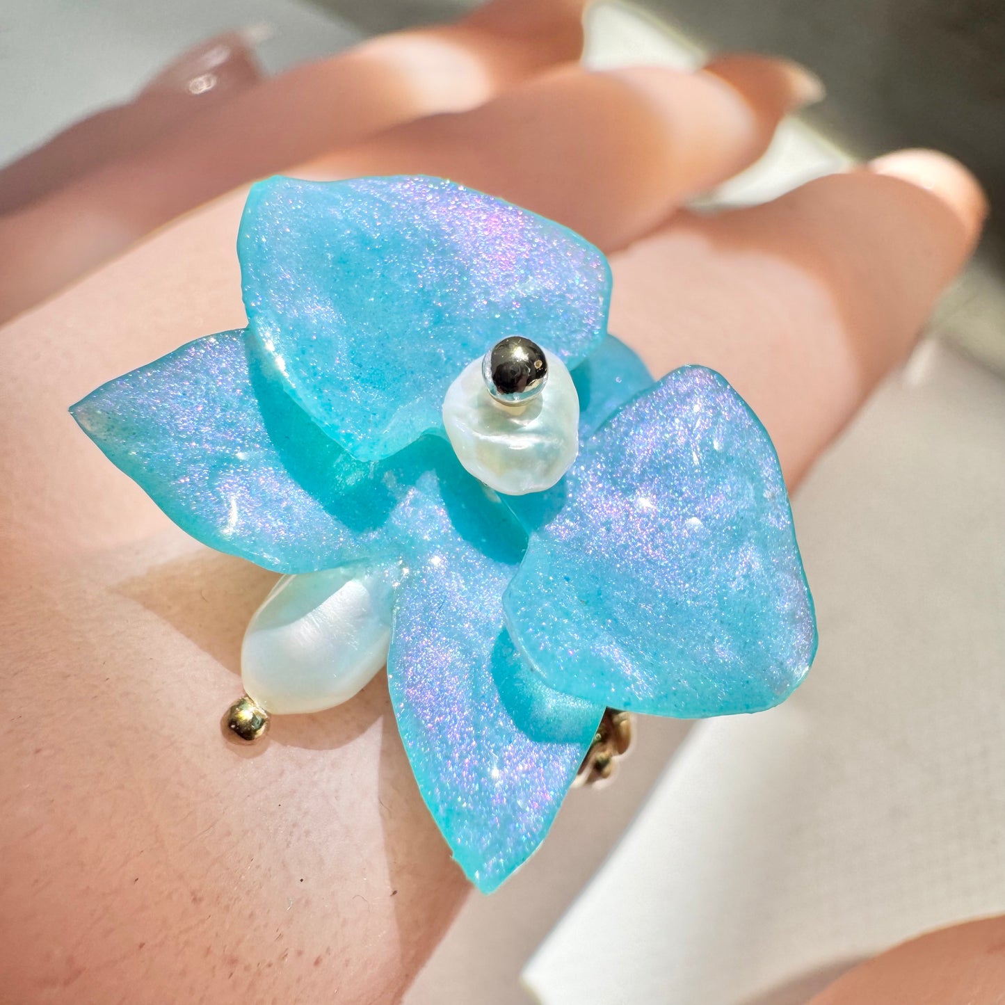 デンティー・オーキッド・リング 小さな胡蝶蘭  -ミルキーオパール-