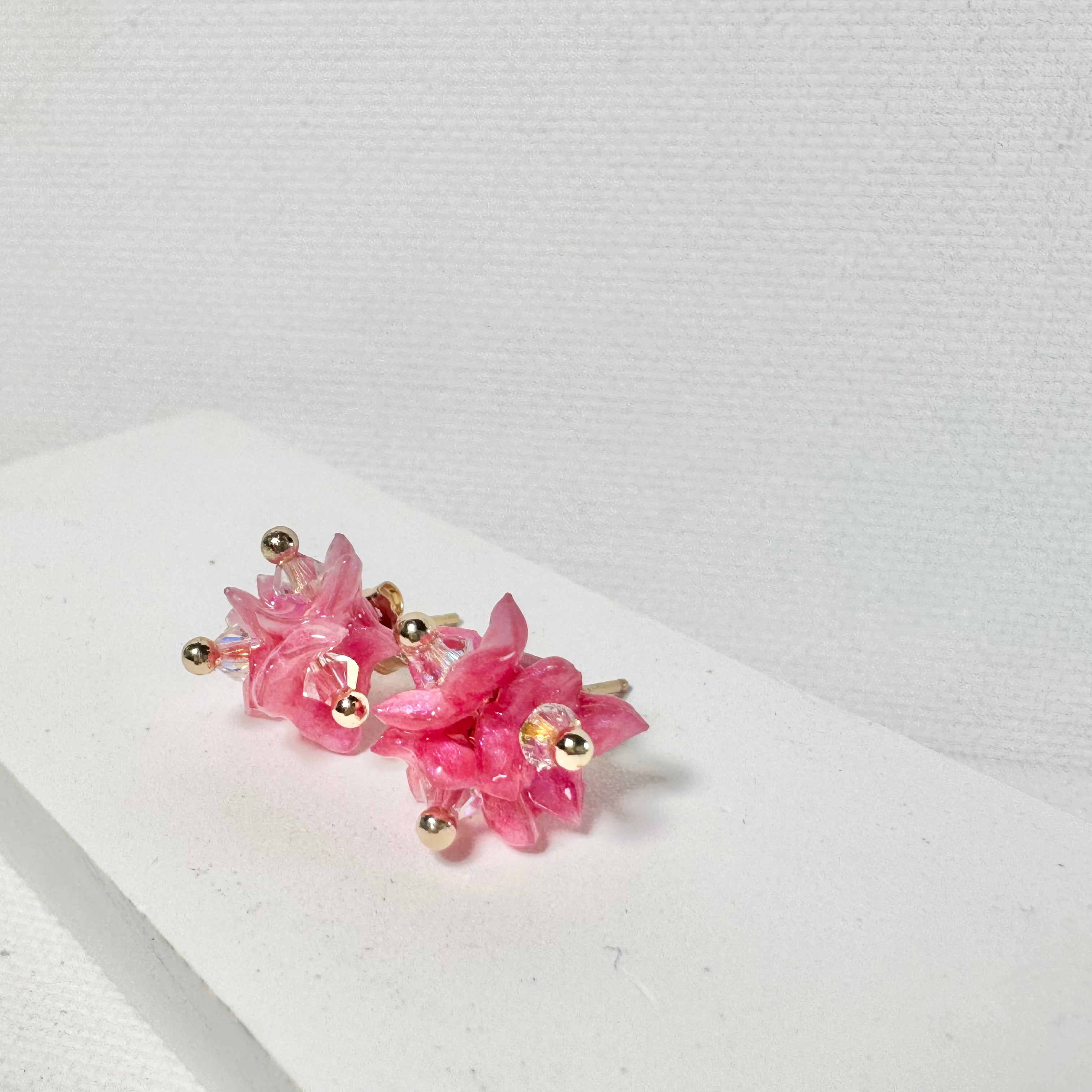 Tiny Pop Earrings - Strawberry Milk -