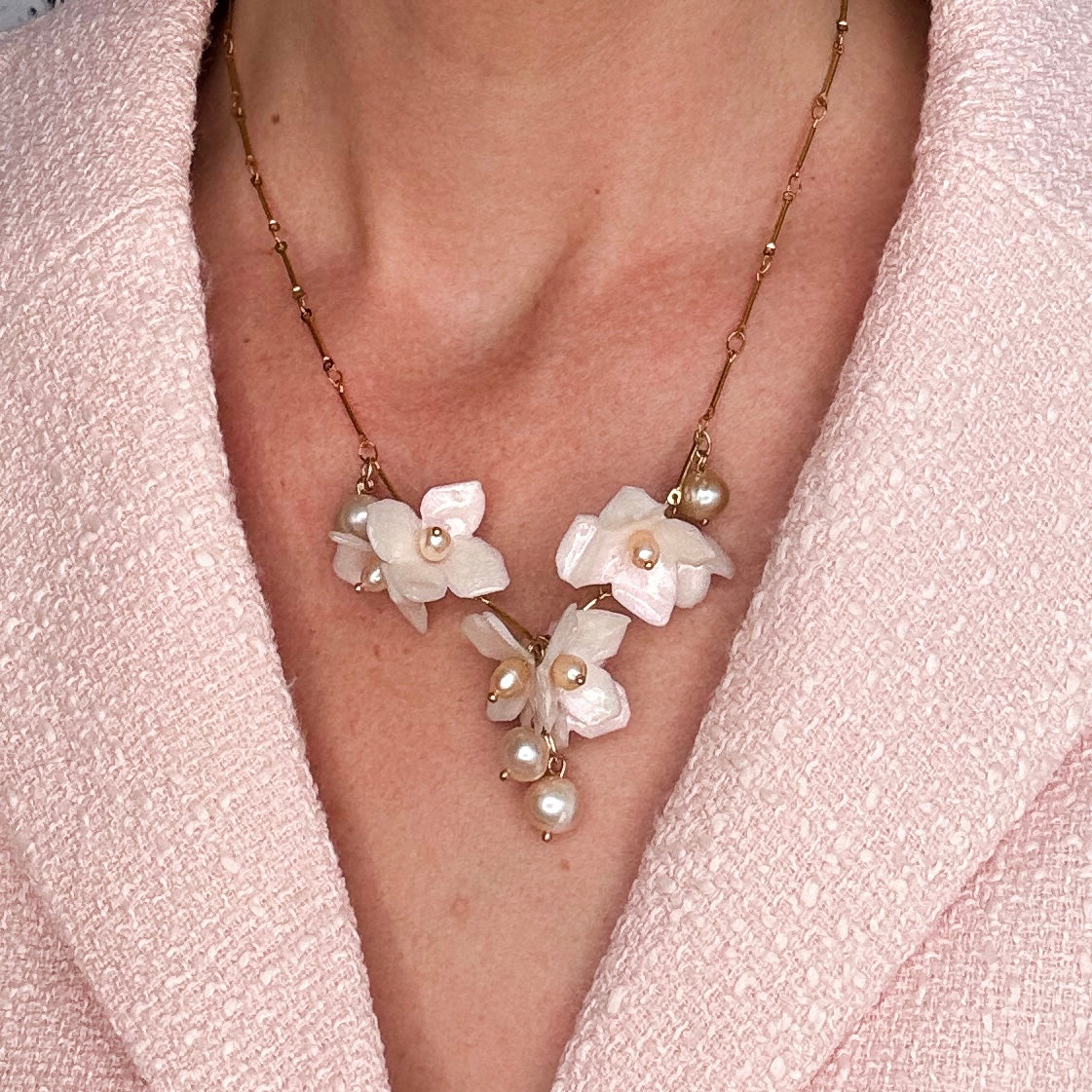 Lilac Fantasy Necklace - Ivory Dream -