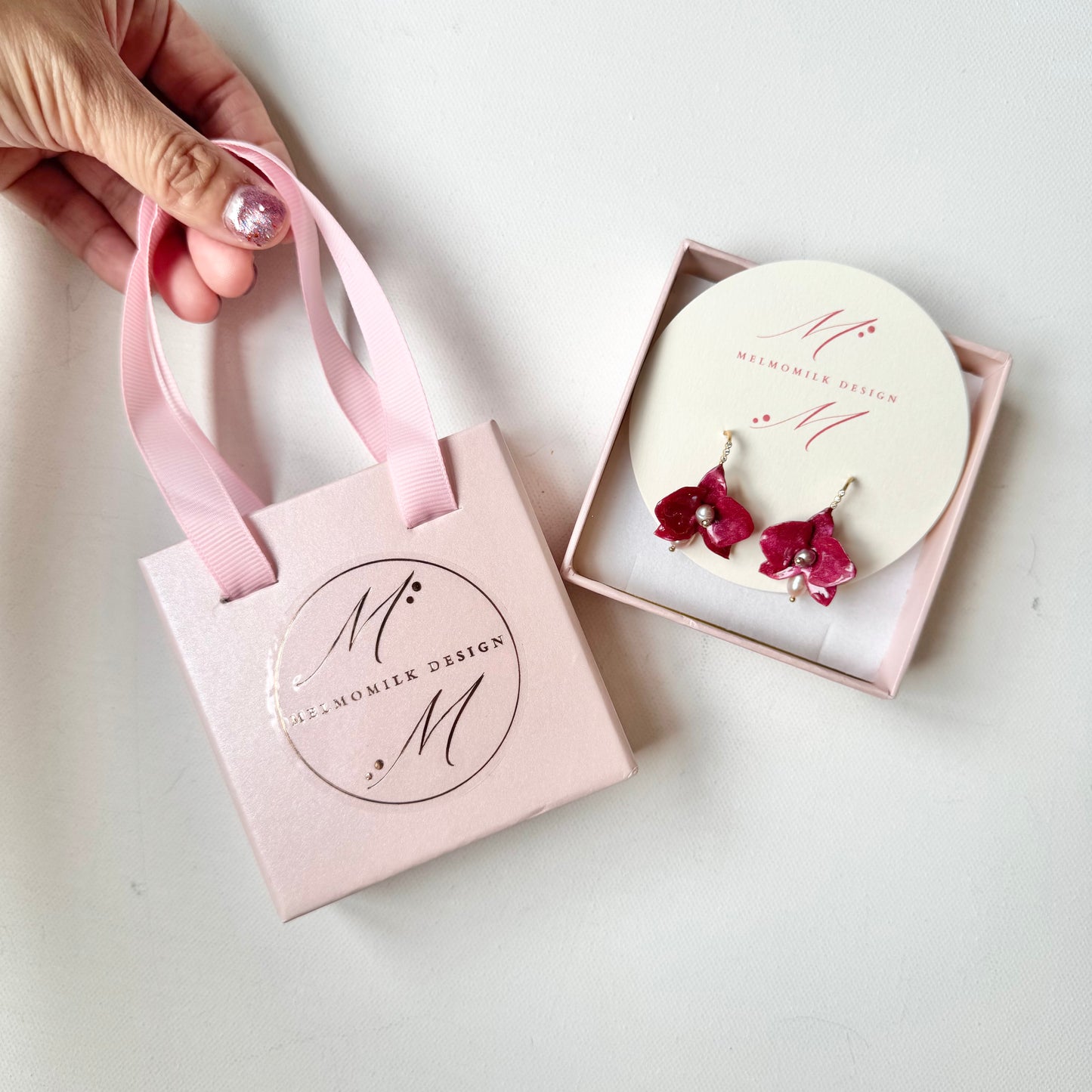 デンティー・オーキッド・ピアス 小さな胡蝶蘭  -バーガンディー-