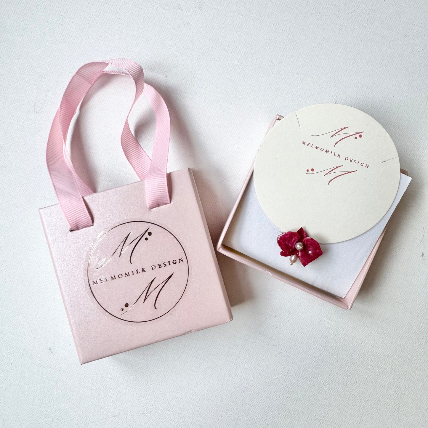 デンティー・オーキッド・リング 小さな胡蝶蘭  -バーガンディー-