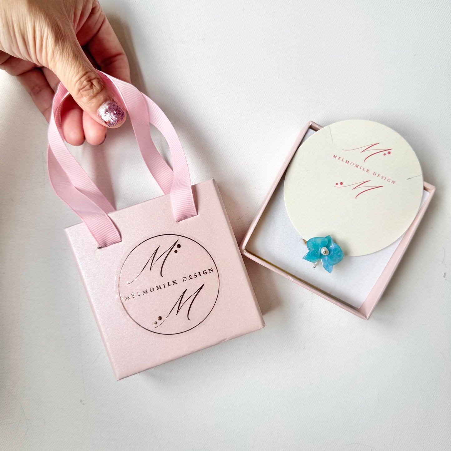 デンティー・オーキッド・リング 小さな胡蝶蘭  -ミルキーオパール-