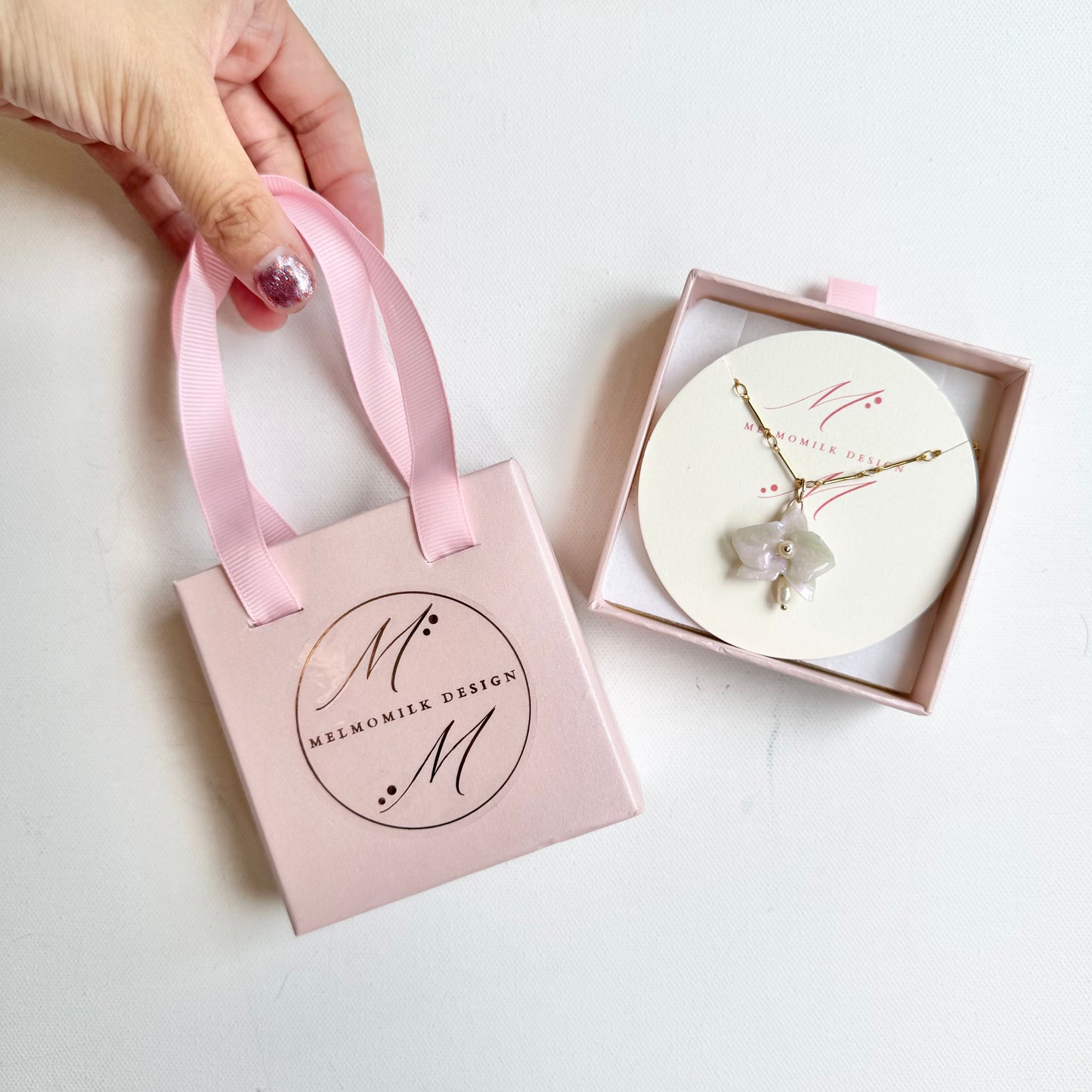 デンティー・オーキッド・ネックレス 小さな胡蝶蘭  -パールホワイト-