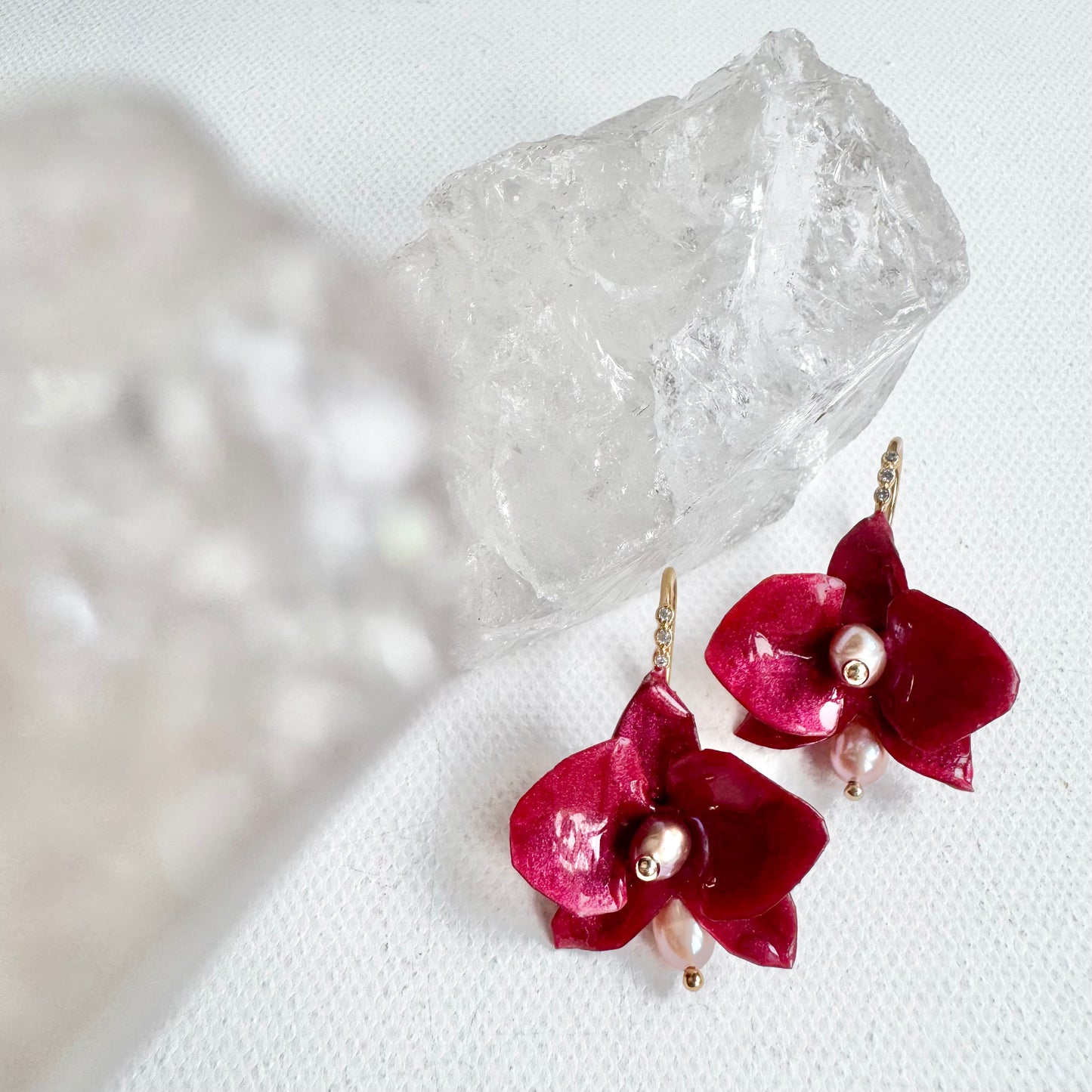 デンティー・オーキッド・ピアス 小さな胡蝶蘭  -バーガンディー-