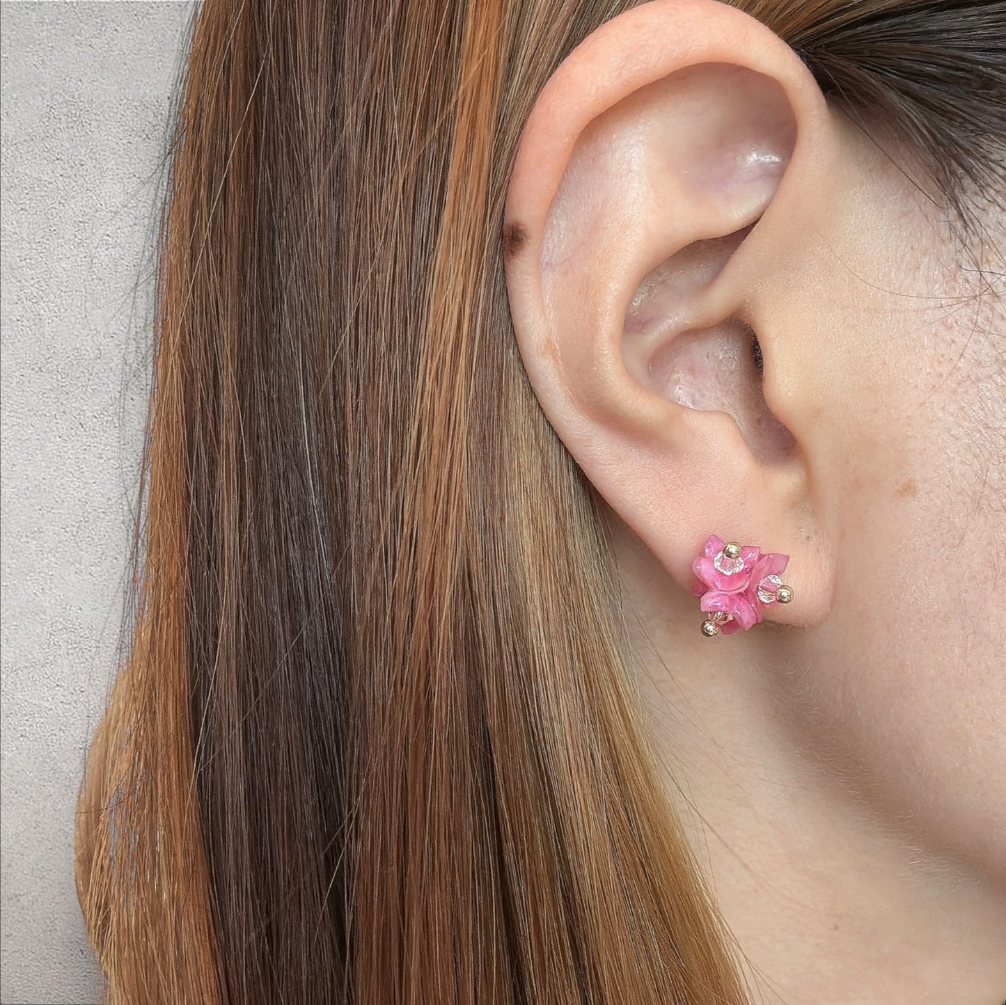 Tiny Pop Earrings - Strawberry Milk -