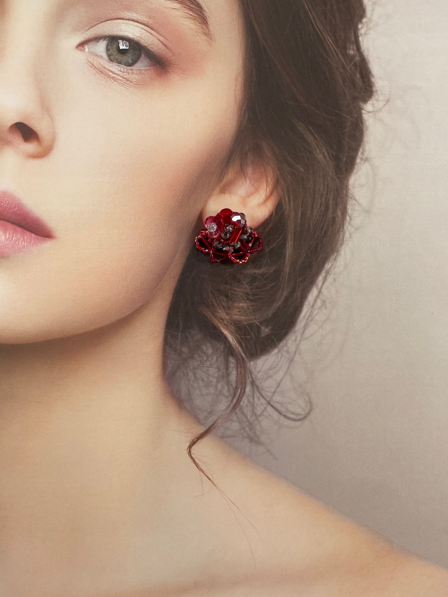 Hand beaded earrings - apple -