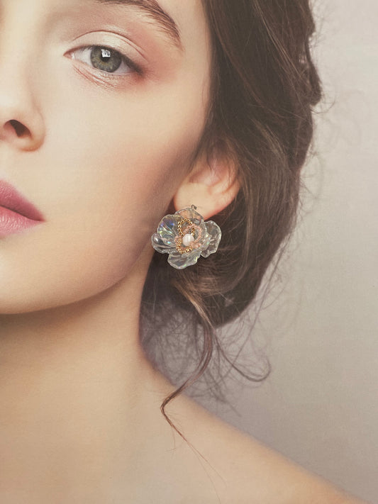 Hand beaded earrings - flower clear -