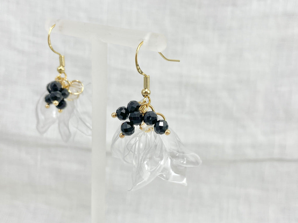 upcycled-plastic-earrings-petals-spinel-14kgf-sustainable-unique-gift-idea-recyled-jewelry