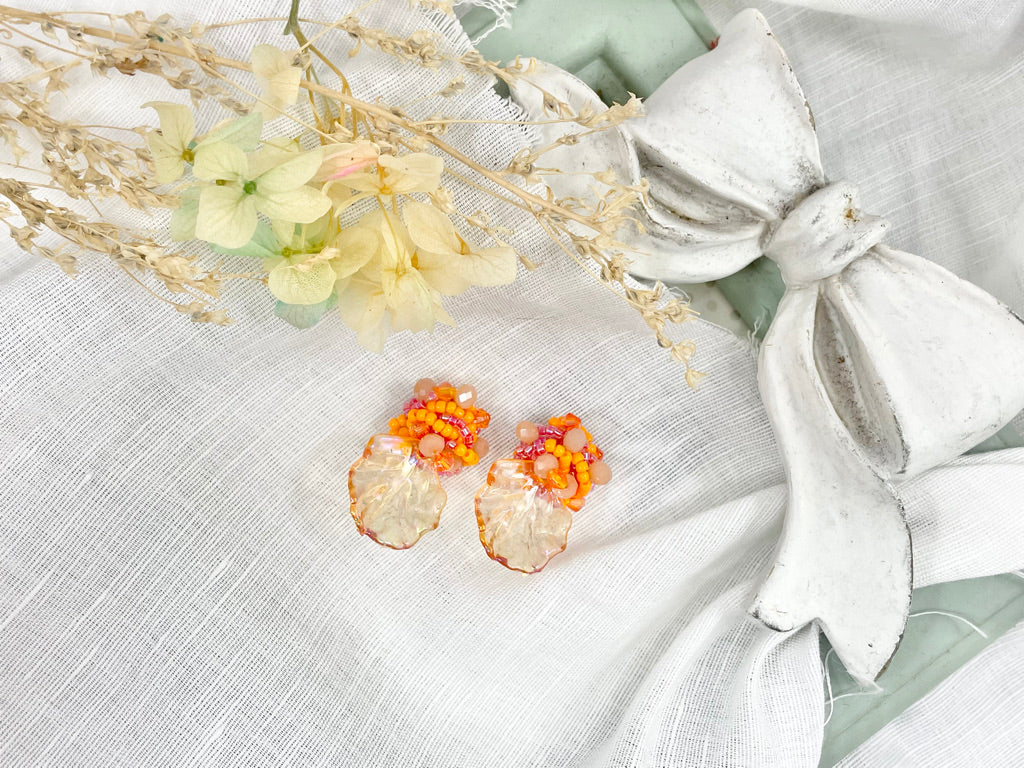 Hand beaded earrings - coral leaf -