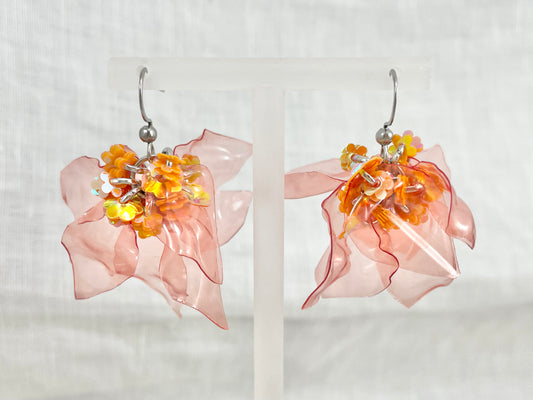 upcycled-plastic-earrings-petals-sequins-sustainable-fashion-recycled-jewelry-unique-gift-idea-1